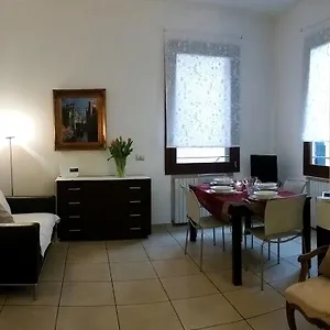 santa-croce-apartment.hotelinveneto.com/